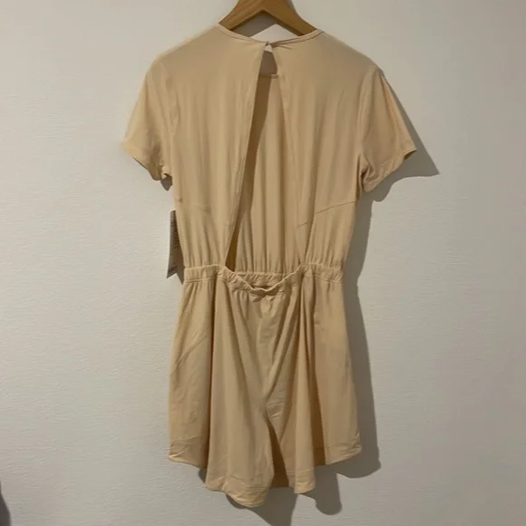 *BNWT* Lightweight High-Neck Romper - Picture 3 of 5